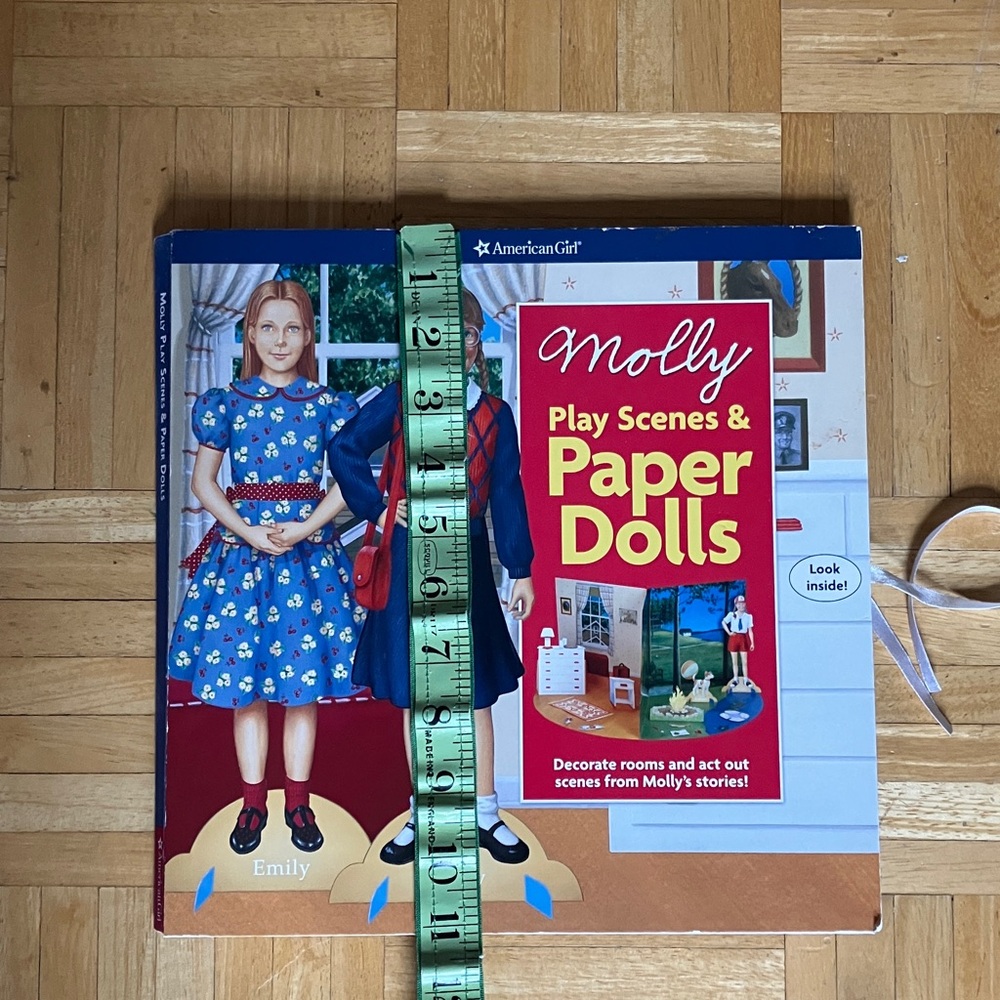 American Girl Doll Molly & Emily Play Scenes & Paper Dolls GUC - Picture 13 of 13